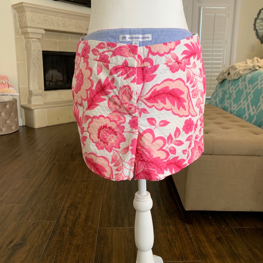 Southern Tide ‘Leah’ shorts 3” inseam Size 2